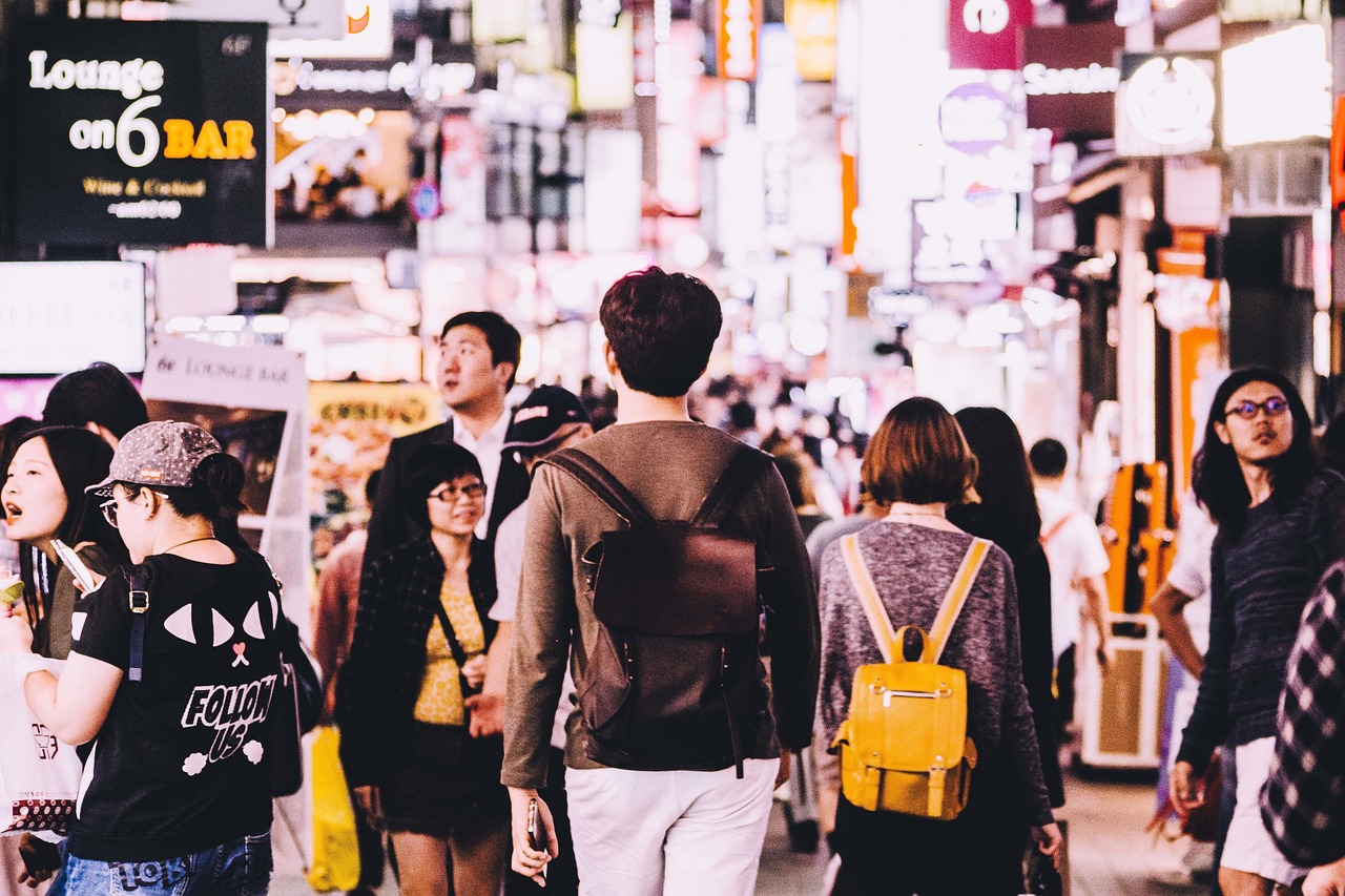 华裔女科学家在美国遭遇审查后自杀